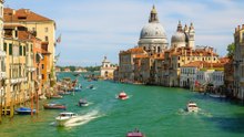 Venice Italy: 3 Meters to Romance in this HD Cityscape