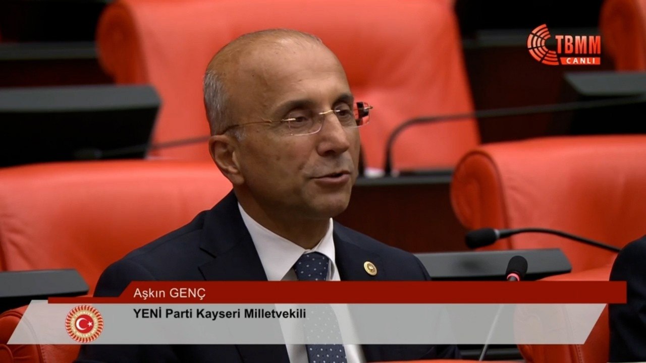 Yeni Partili Genç'ten Mehmet Şimşek'e tepki: Vatandaş açlığa, üretici yüksek faize mahkûm edildi; bu mu başarı?