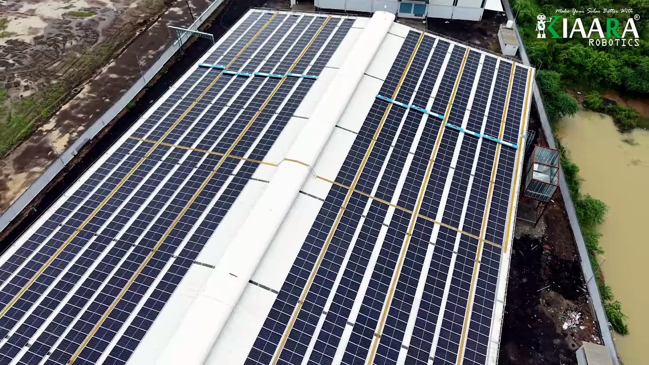 Solar panels automatically clean robots