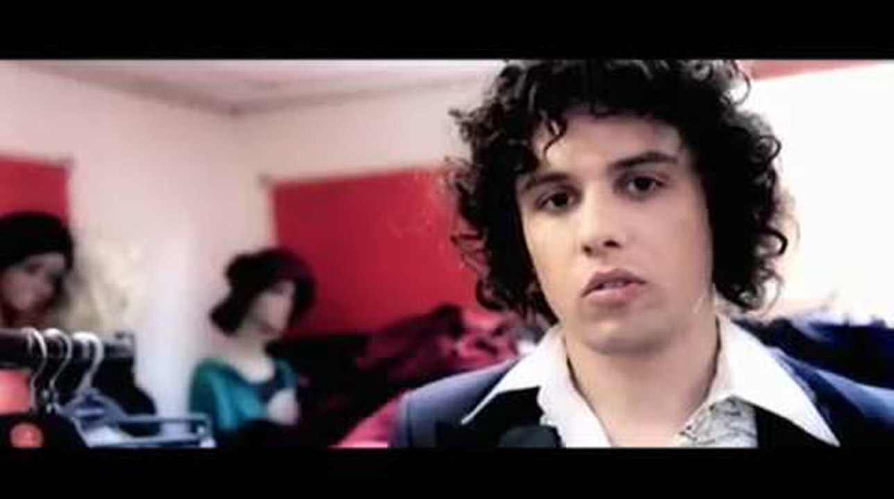 Kate Nash - 'Kiss That Grrrl' - Behind The Scenes Video