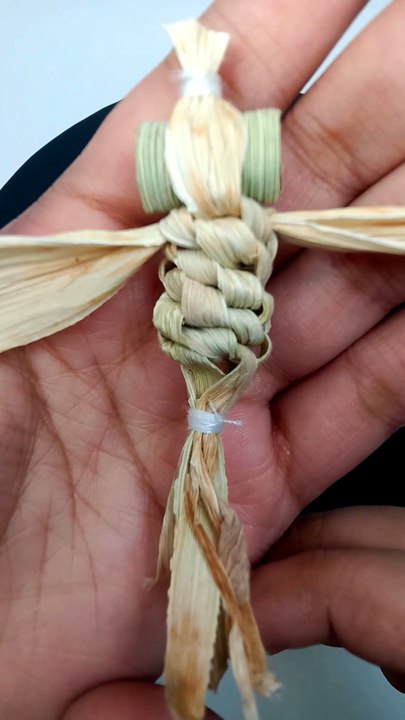 DIY Corn Husk Dragonfly | Complete Process from Husk to Art