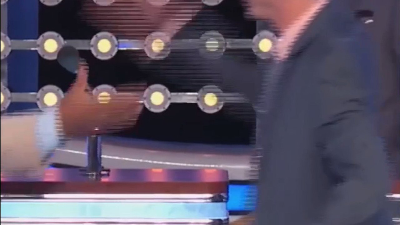 Unexpected Podium Moment Confuses Steve Harvey on Family Feud