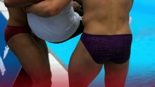 ¡Entrenadora al agua! Así celebraron Osmar Olvera y Juan Celaya sus medallas
