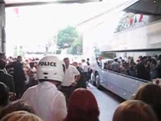 Tokio Hotel à Monaco (04.07.08) - Arrivée du tour bus