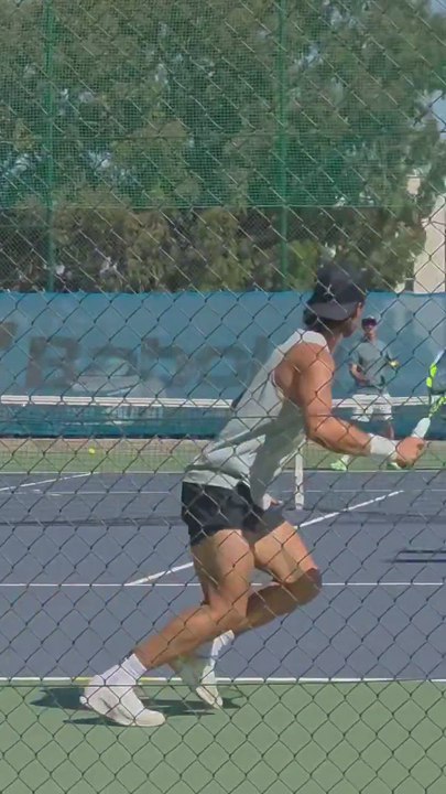 Alcaraz se recupera de su lesión entrenando en Murcia