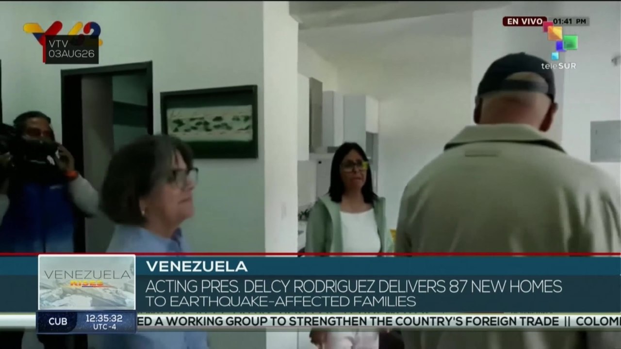Venezuela, Acting pres. delivers 87 new homes to earthquake-affected families