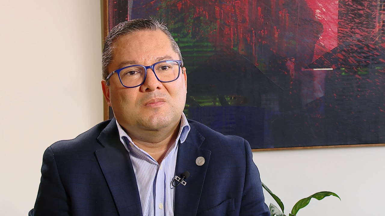 "Lo prudente es discutir, argumentar, contraargumentar, pensar, decir y valorar"