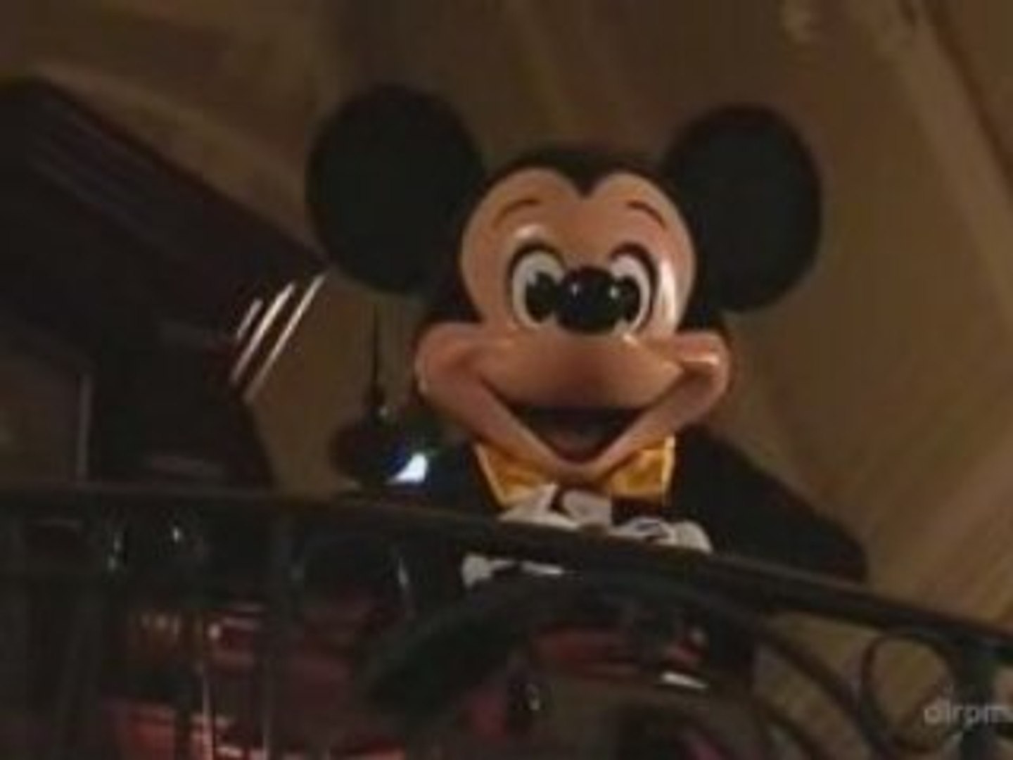 Mickey Mouse waves Goodbye - video Dailymotion