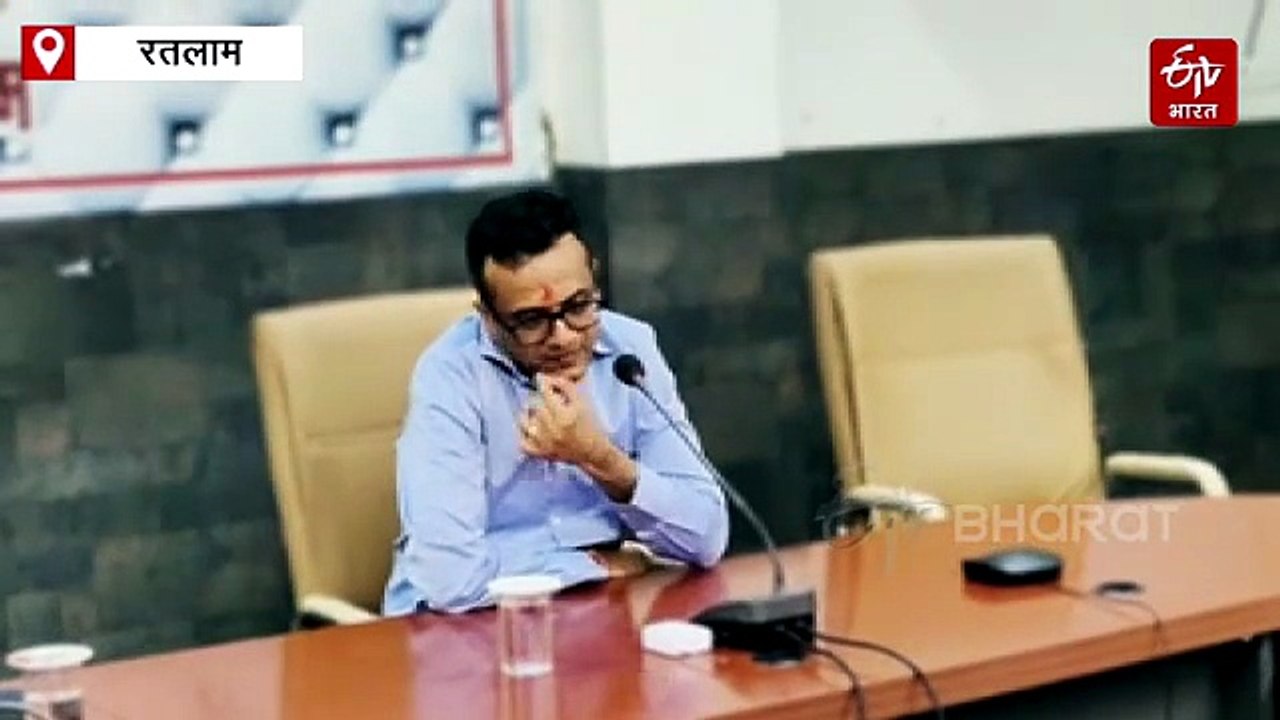 रतलाम में नहीं चलेगी फाइलों में देरी, ज्वाइनिंग के पहले दिन कलेक्टर ने पेपरलेस किया कलेक्ट्रेट