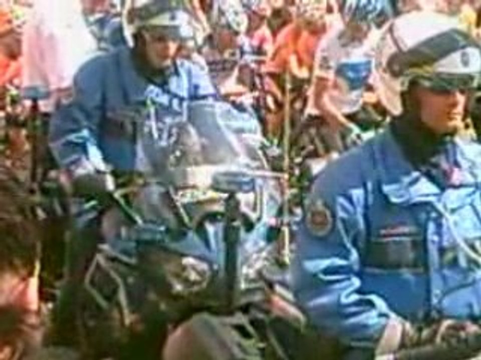 L'arrivée des coureur sur la ligne de départ