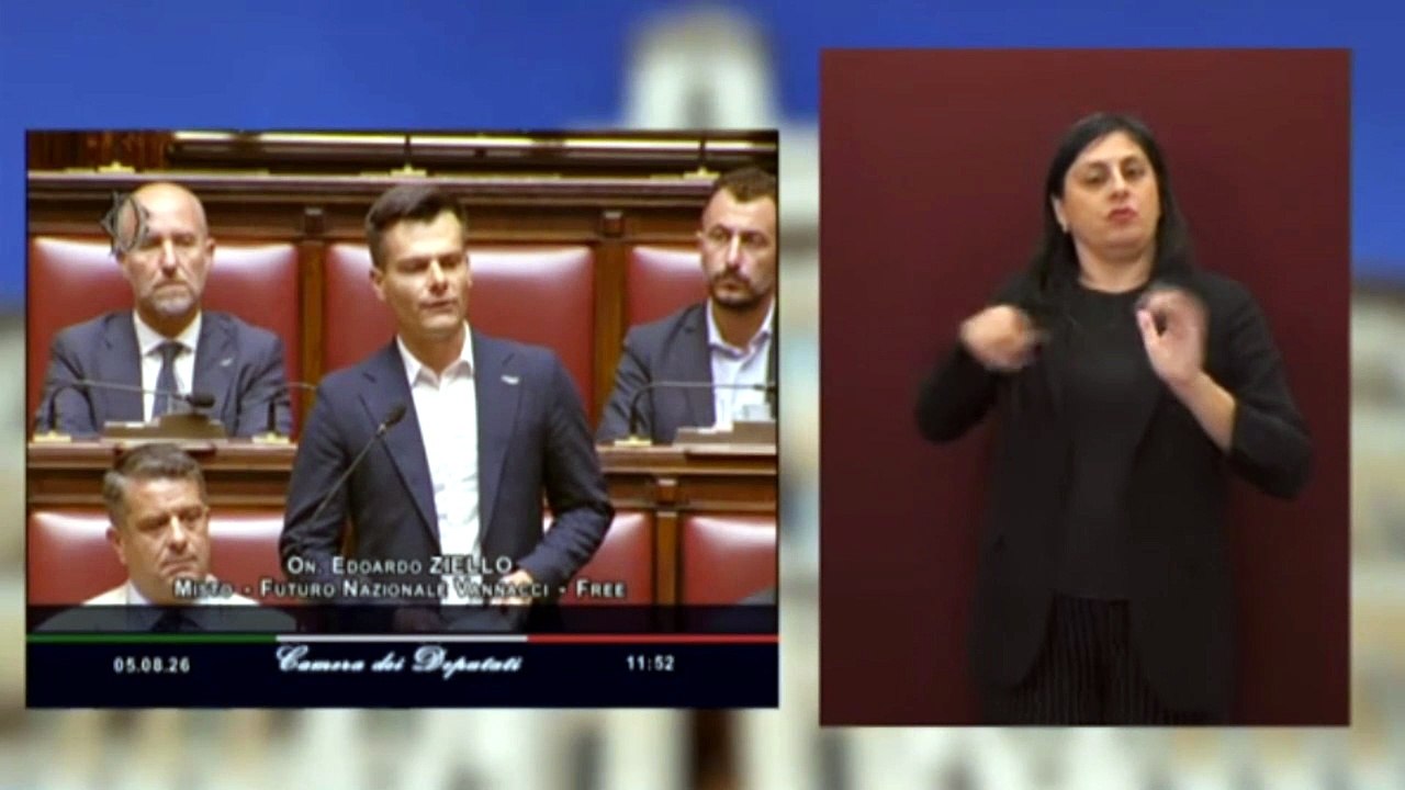 Il vannacciano Ziello alla Camera mostra un cappio: "Con Safe lo mettete al collo dell'Italia" - Video