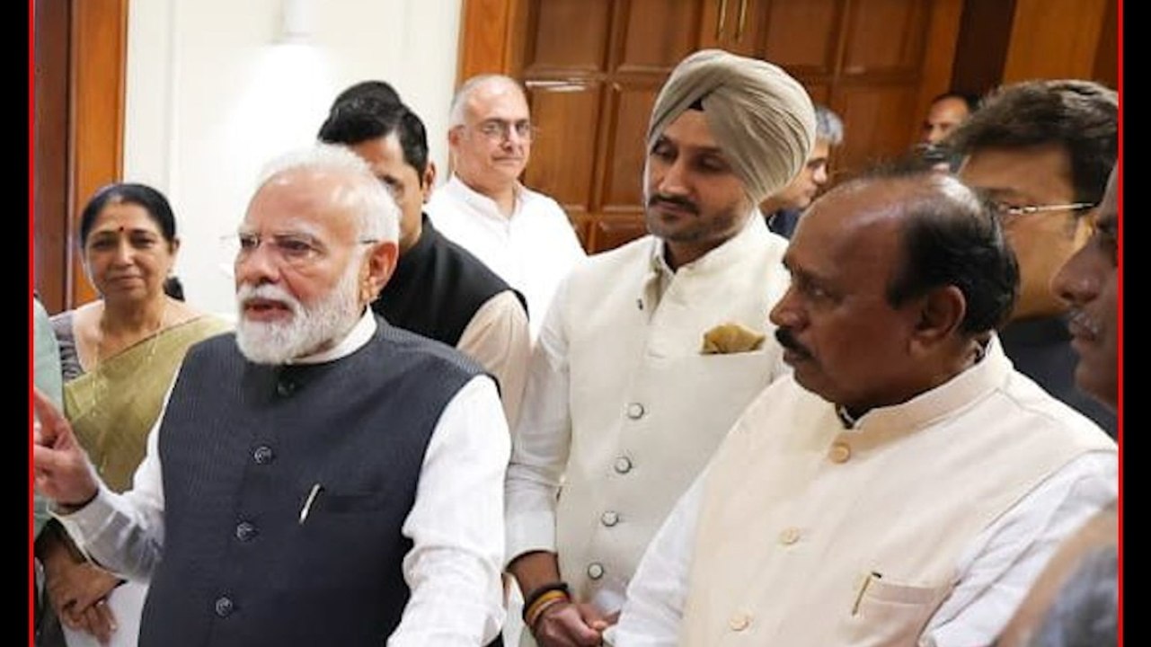 चाय पर PM मोदी से मिले हरभजन सिंह, बोले- मजबूत भारत के लिए दूंगा योगदान