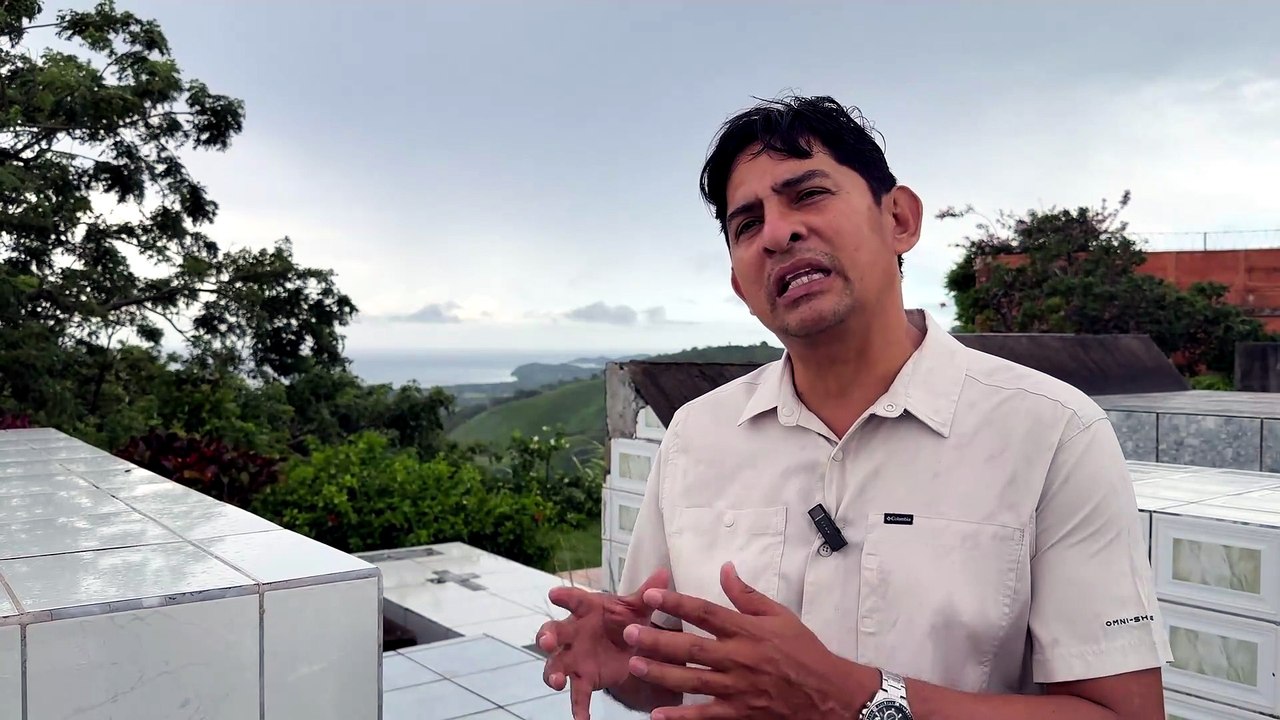 Luis Alonso Alán Corea - Alcalde La Cruz