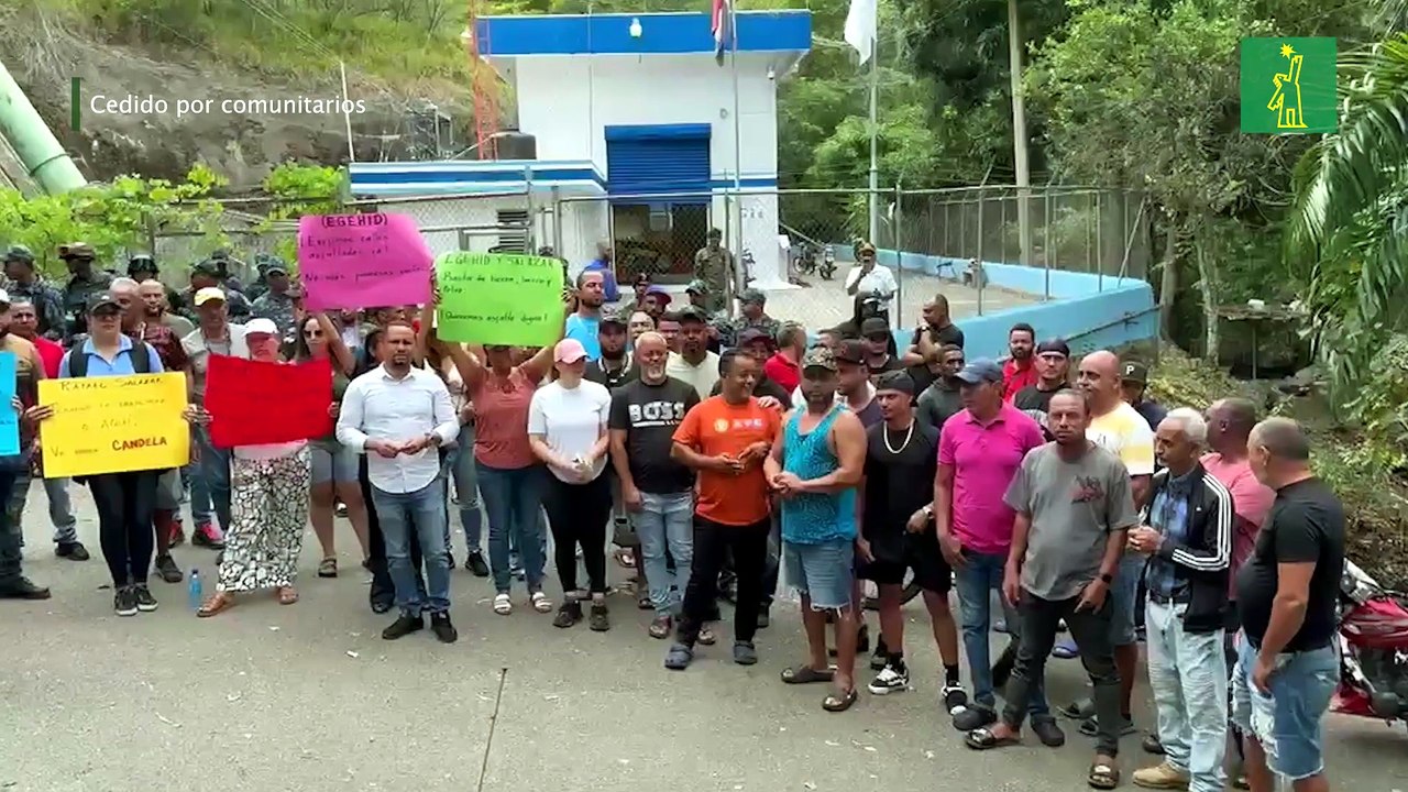 Protestan en comunidad de Santiago para reclamar obra vial inconclusa