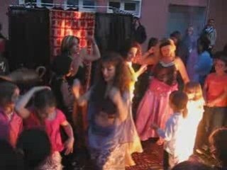 On apprend la danse orientale