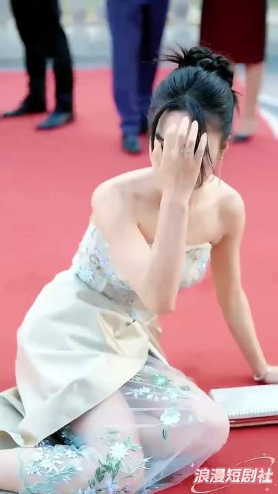 President Jiang Acts Cute to Propose Marriage