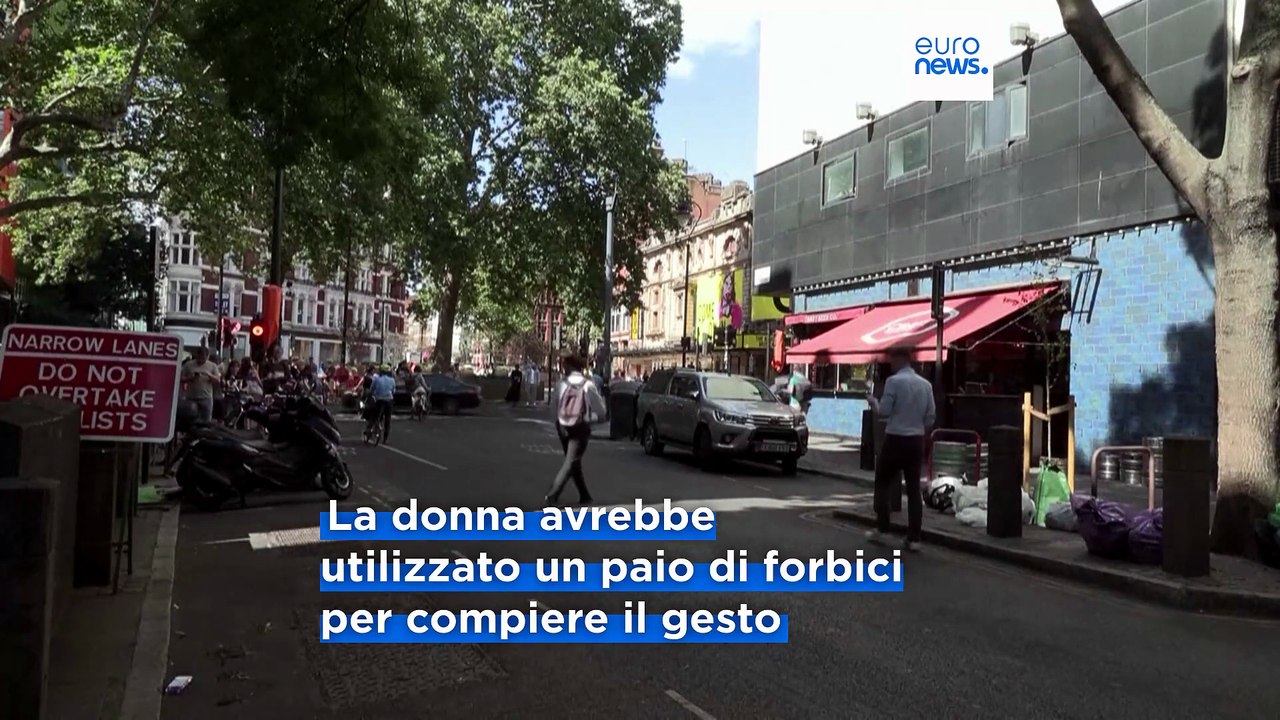 Londra, Covent Garden: donna arrestata con l'accusa di aver accoltellato quattro uomini