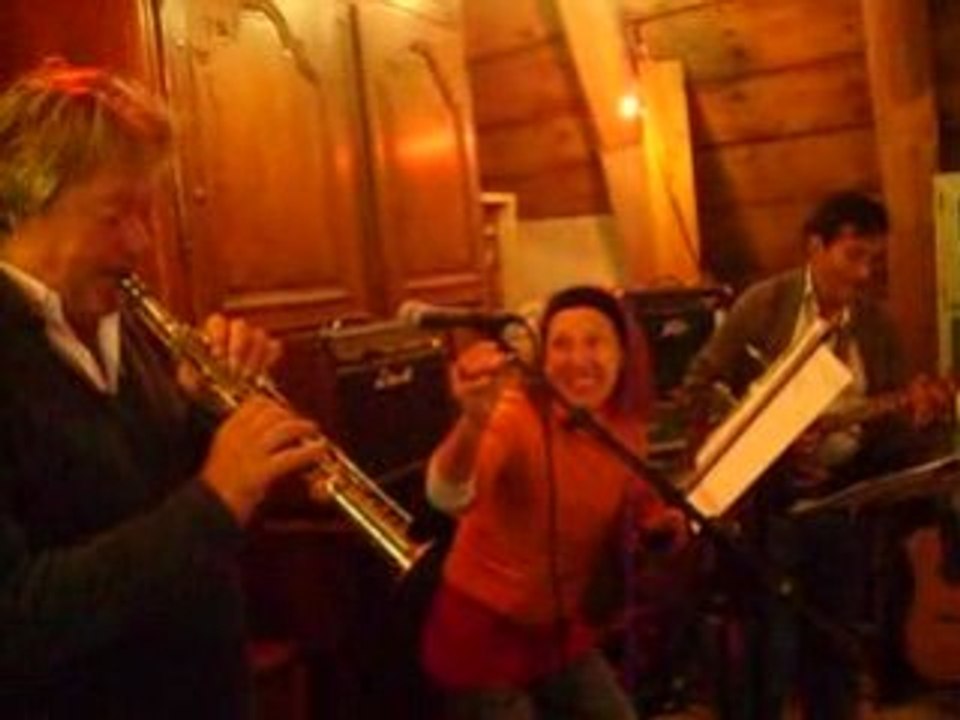 Chanson dans la grange