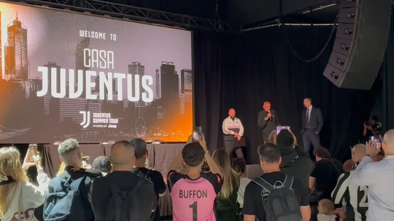 Spalletti parla inglese e fa ridere tutti a Casa Juventus: guarda il suo discorso a Perth