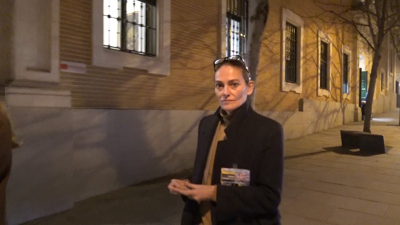 Familiares y amigos de doña Pilar le dan un último adiós en el funeral organizado por el rastrillo 'Nuevo Futuro'