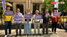 原民舉牌抗議「花蓮王」遭帶離 台灣前進：撤換花蓮警局長