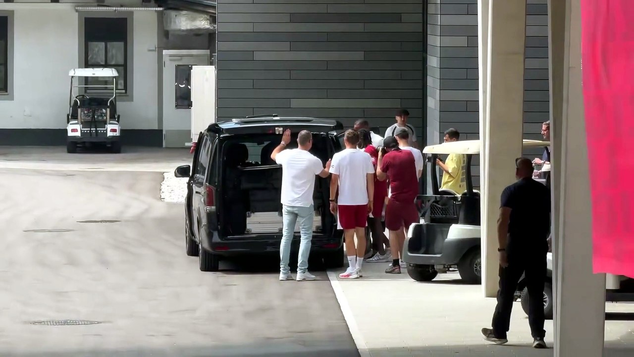 Diomande abandona el hotel del Leipzig para poner rumbo al Real Madrid 
