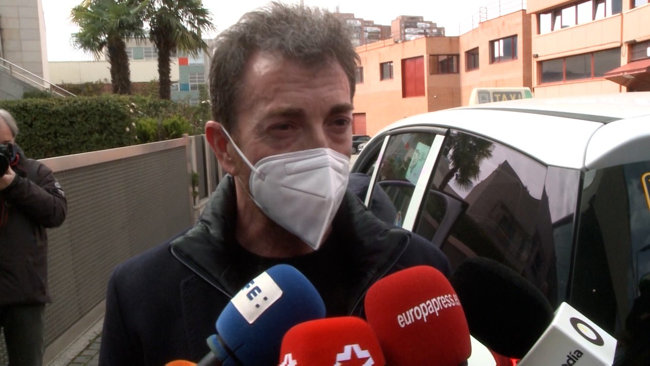 Pablo Motos, Beatriz Rico y Gabino Diego, entre otros amigos, dan el último adiós a Quique San Francisco