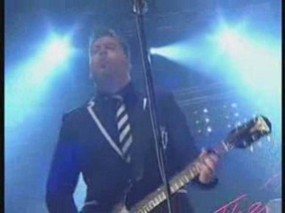 The Hives Try it Again @ Papillons de nuit 2008