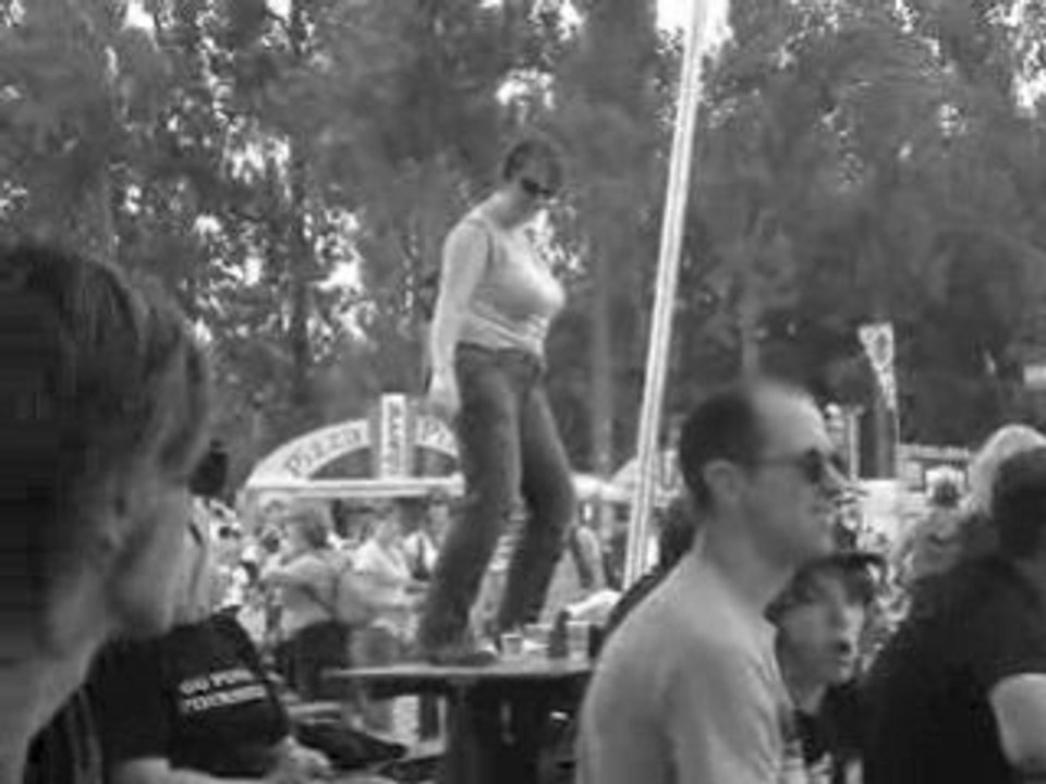 13.O7.O8 / Werchter Boutique : La danseuse sexy !