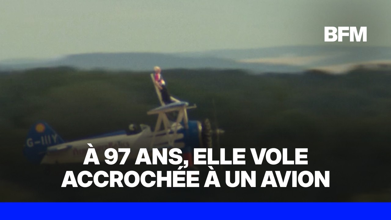 À 97 ans, elle bat un record en volant attachée à l'aile d'un avion