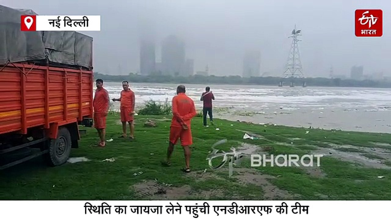 हथिनी कुंड बैराज से पानी छोड़े जाने के बाद बढ़ा...