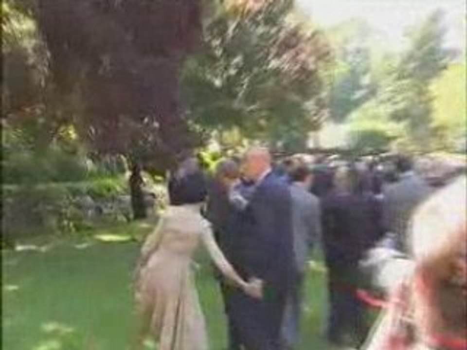 Rachida dati totalement bourrée et en plus elle flirte !