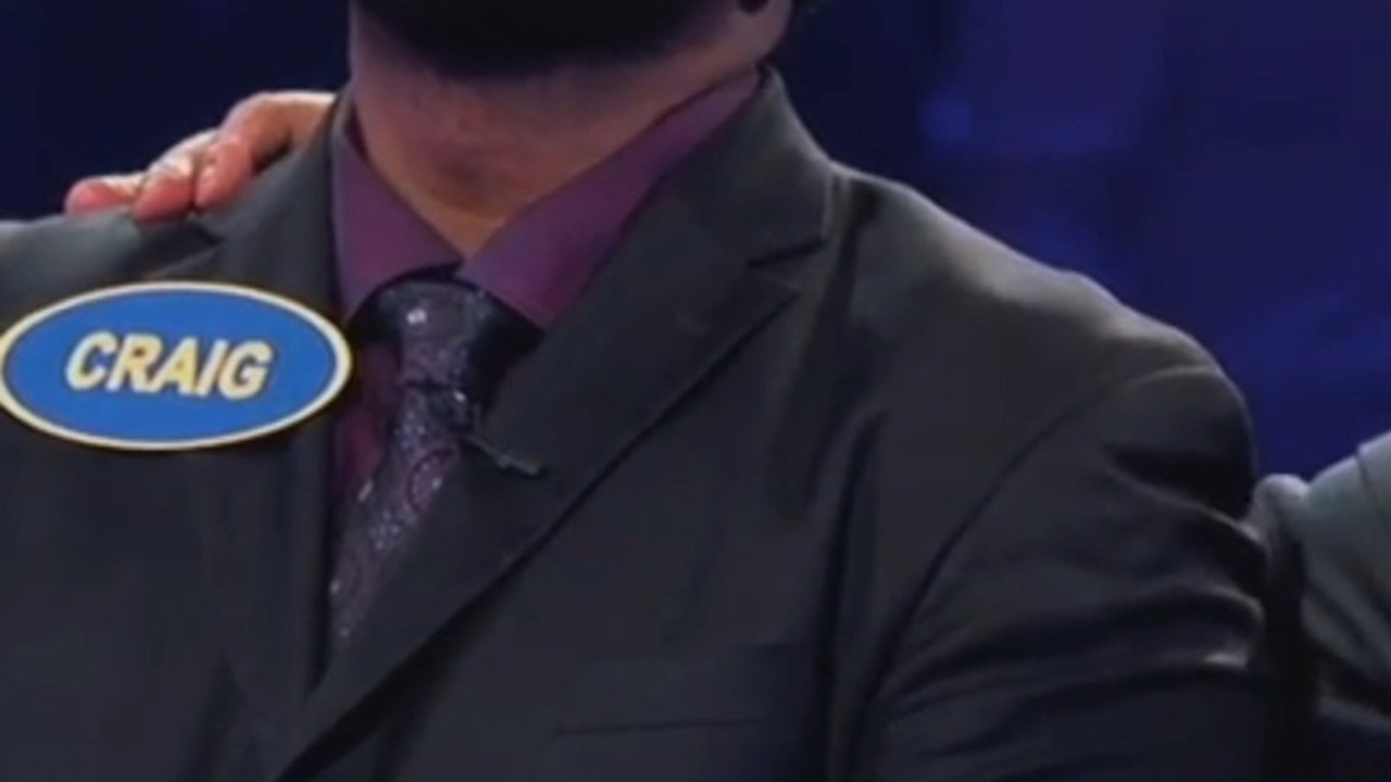Craig Robinson Crushes Fast Money on Celebrity Family Feud