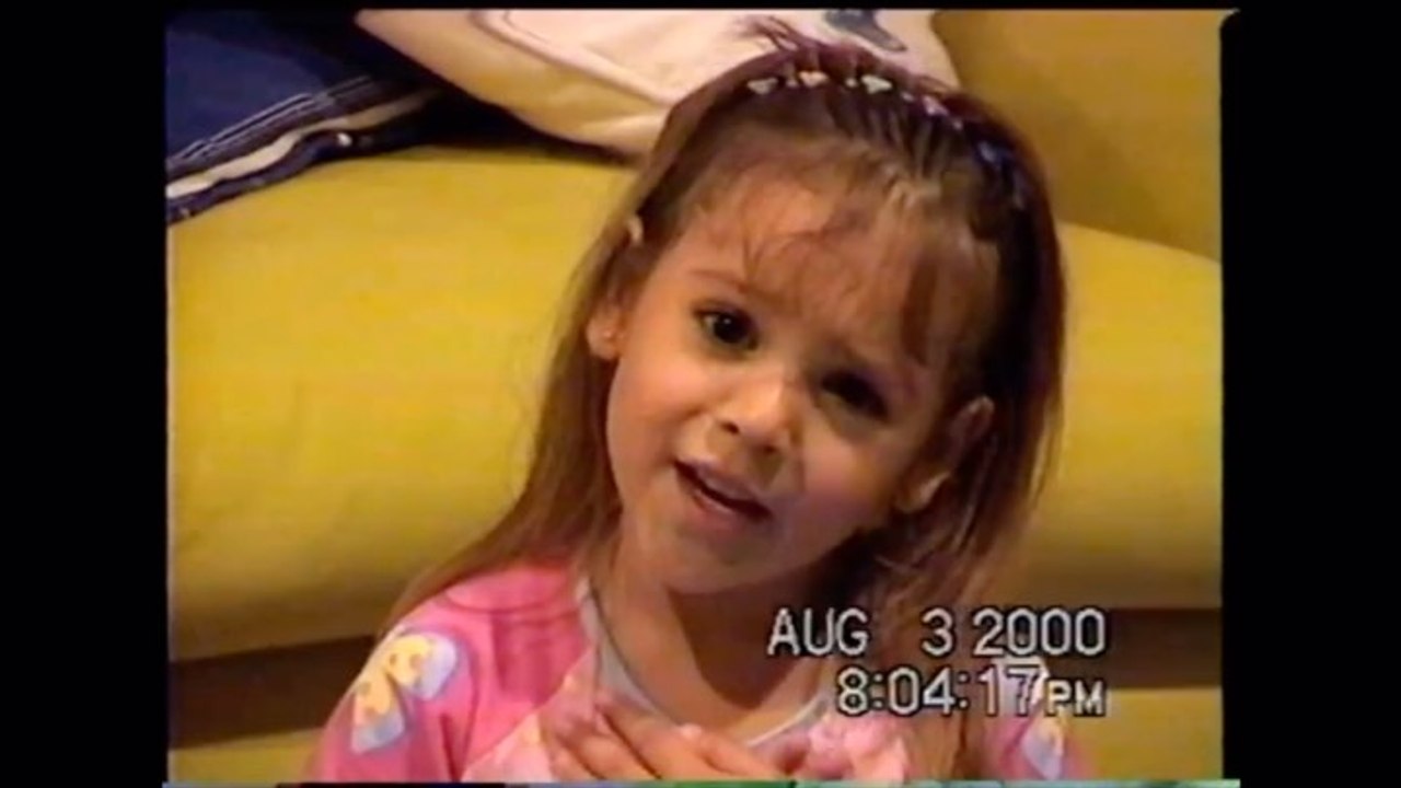 Danna publica tierno video cantando una canción de Belinda cuando era una niña