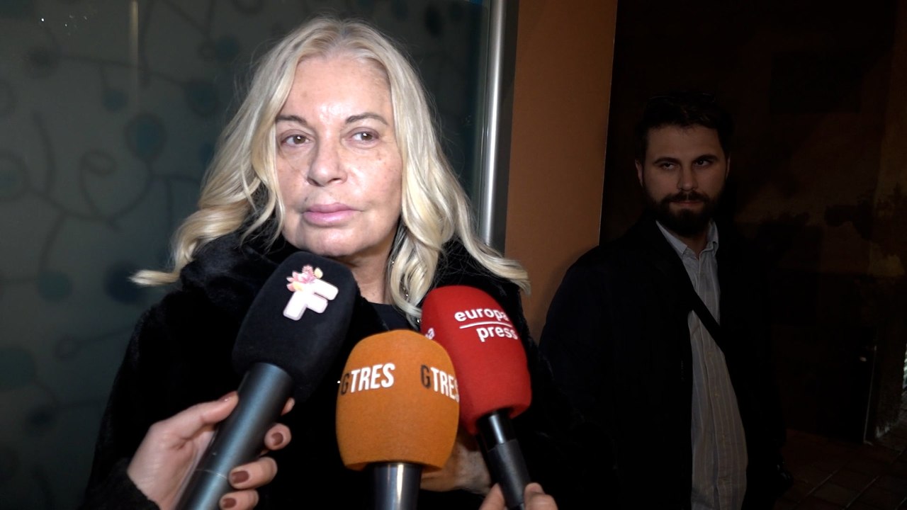 Bárbara Rey, rota de dolor en el último adiós a...