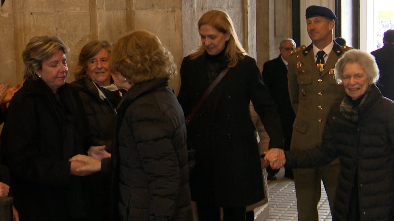Así fue el cariñoso reencuentro de Simoneta Gómez-Acebo con la reina Sofía y la infanta un mes después de la muerte de su hermano