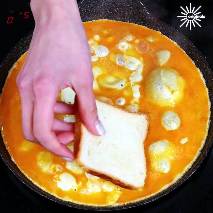 Easy and delish breakfast egg sandwich! 🥪😋