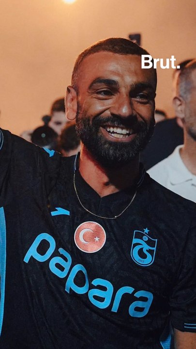 🇪🇬 Mohamed Salah accueilli comme une star en Turquie.