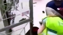Tres delincuentes, que se hicieron pasar por trabajadores municipales