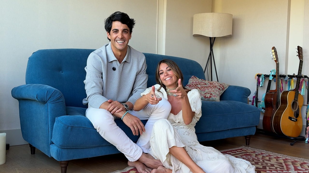 HOLA_JUEGO SOFÍA ELLAR Y SU MARIDO