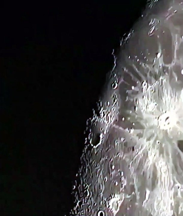 Un cohete perdido de Elon Musk, chocó con la superficie lunar. Video reconstruido con IA.