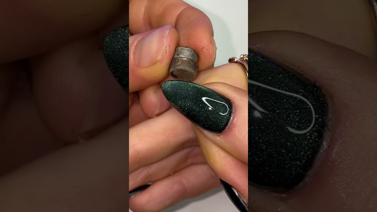 Cat Eye Nagellack 😻✨🐈 #nails #nageldesign  #gelnails #gelx #naildesign #cateyenails