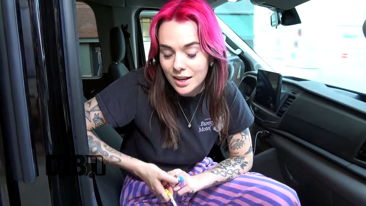 girli - BUS INVADERS Ep. 2225