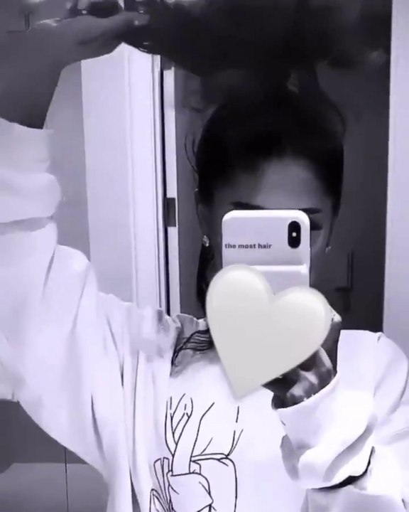 Ariana Grande con su cabello ¡al natural!