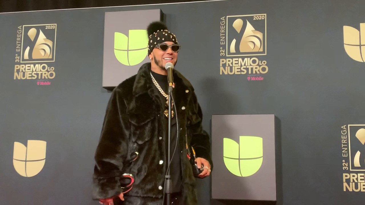 Anuel AA revela cómo van los planes de boda con...