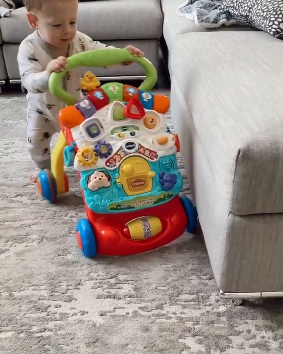 Noah, el hijo de Javier 'Chicharito' Hernández y Sarah Kohan, ¡ya dio sus primeros pasos!