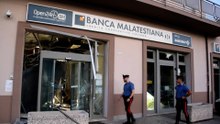 Esplosione a Villa Verucchio, assalto al bancomat: il video della filiale devastata
