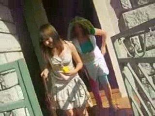 Les Vieilles Dans La Rue