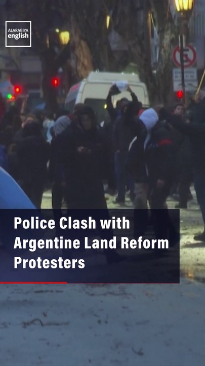 Police Clash with Argentine Land Reform Protesters