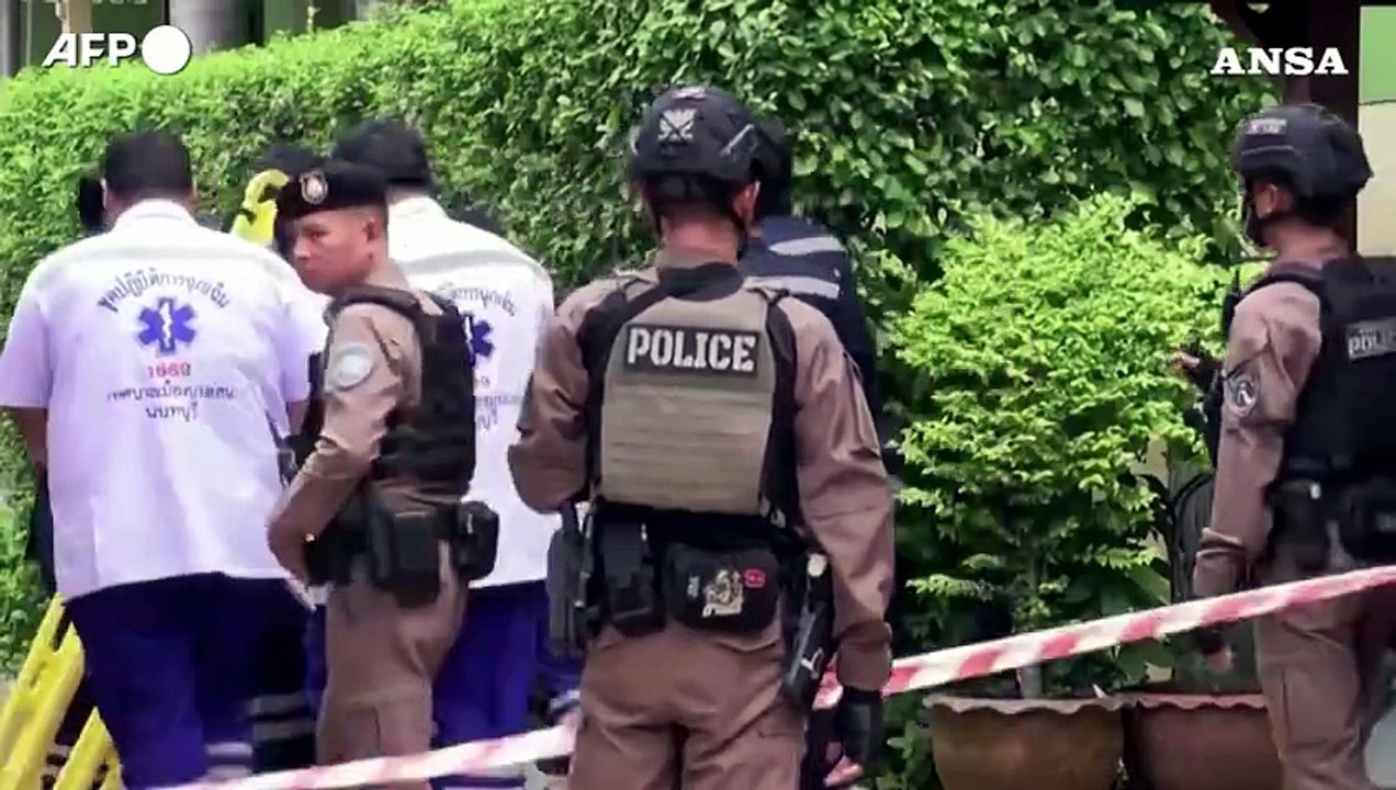 Sparatoria in una scuola in Thailandia, i soccorsi sul posto